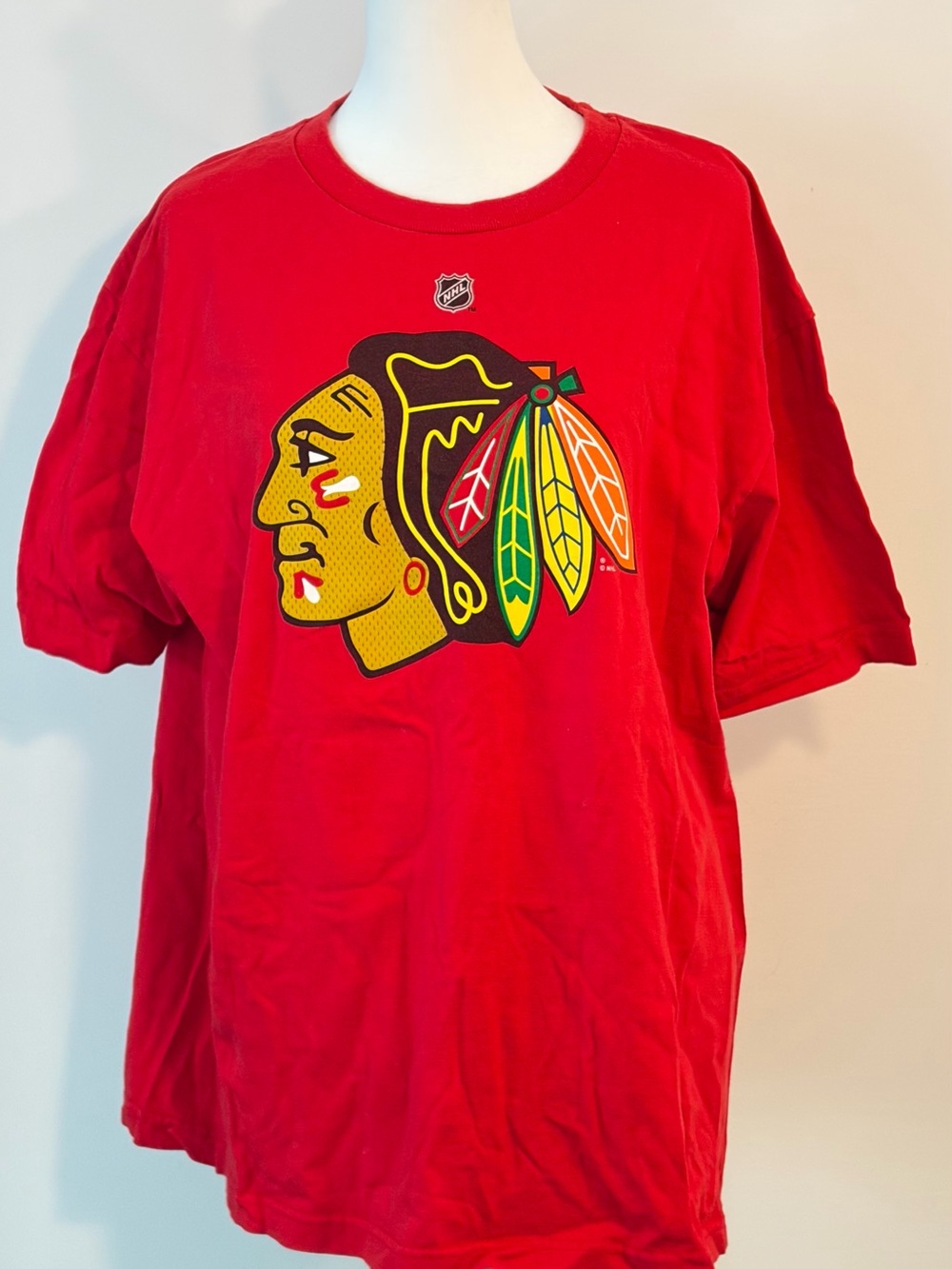 NHL Red Chicago-Style Native Head Graphic Tee